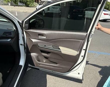 Белый Хонда СРВ, объемом двигателя 2.35 л и пробегом 316 тыс. км за 15000 $, фото 7 на Automoto.ua