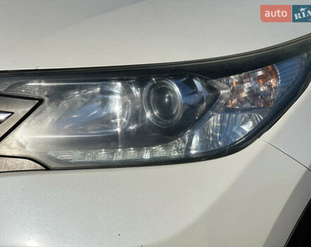 Белый Хонда СРВ, объемом двигателя 2.35 л и пробегом 200 тыс. км за 16800 $, фото 10 на Automoto.ua