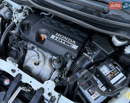 Белый Хонда СРВ, объемом двигателя 2.2 л и пробегом 254 тыс. км за 16950 $, фото 44 на Automoto.ua