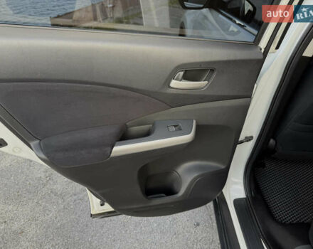 Белый Хонда СРВ, объемом двигателя 2.35 л и пробегом 167 тыс. км за 15500 $, фото 28 на Automoto.ua