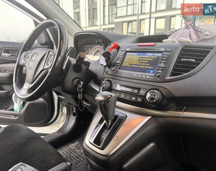 Белый Хонда СРВ, объемом двигателя 2.2 л и пробегом 152 тыс. км за 18750 $, фото 10 на Automoto.ua