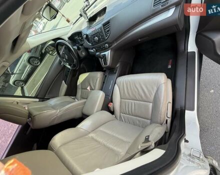 Белый Хонда СРВ, объемом двигателя 2.35 л и пробегом 316 тыс. км за 15000 $, фото 3 на Automoto.ua