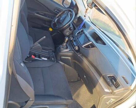 Белый Хонда СРВ, объемом двигателя 1.6 л и пробегом 199 тыс. км за 18400 $, фото 7 на Automoto.ua