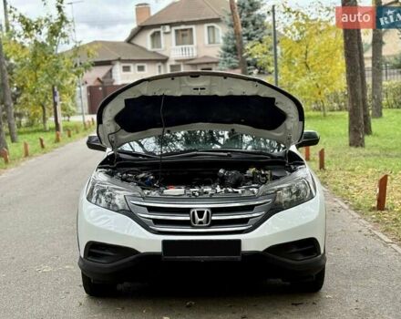 Хонда СРВ 2015 в Киеве на Automoto.ua Белый Хонда СРВ, объемом двигателя 2.4 л и пробегом 171 тыс. км за 14900 $, фото 9 на Automoto.ua