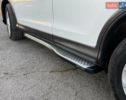 Белый Хонда СРВ, объемом двигателя 1.6 л и пробегом 176 тыс. км за 17890 $, фото 6 на Automoto.ua