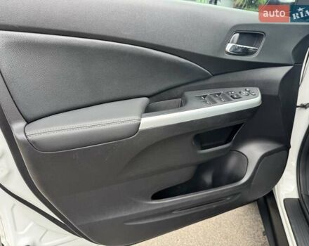 Хонда СРВ 2015 в Киеве на Automoto.ua Белый Хонда СРВ, объемом двигателя 2.36 л и пробегом 99 тыс. км за 19500 $, фото 43 на Automoto.ua