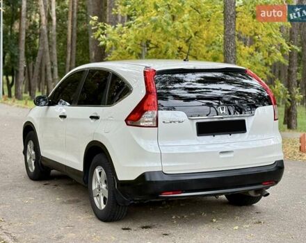 Хонда СРВ 2015 в Киеве на Automoto.ua Белый Хонда СРВ, объемом двигателя 2.4 л и пробегом 171 тыс. км за 14900 $, фото 6 на Automoto.ua