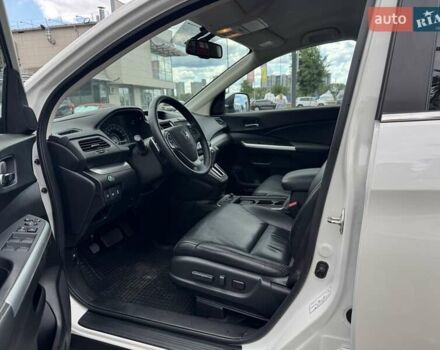 Хонда СРВ 2015 в Киеве на Automoto.ua Белый Хонда СРВ, объемом двигателя 2.36 л и пробегом 99 тыс. км за 19500 $, фото 1 на Automoto.ua