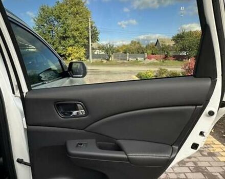 Хонда СРВ 2016 в Бершаде на Automoto.ua Белый Хонда СРВ, объемом двигателя 1.6 л и пробегом 136 тыс. км за 21950 $, фото 38 на Automoto.ua