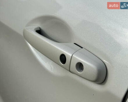 Білий Хонда СРВ, об'ємом двигуна 2.4 л та пробігом 175 тис. км за 14999 $, фото 8 на Automoto.ua