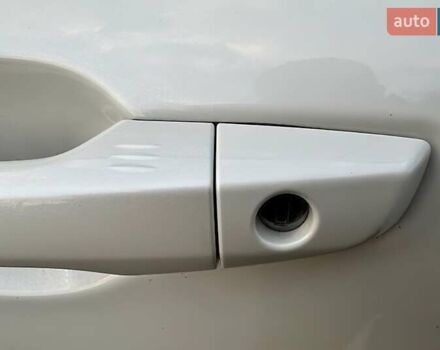 Белый Хонда СРВ, объемом двигателя 1.5 л и пробегом 101 тыс. км за 18300 $, фото 8 на Automoto.ua