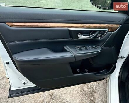 Белый Хонда СРВ, объемом двигателя 1.5 л и пробегом 101 тыс. км за 18300 $, фото 12 на Automoto.ua