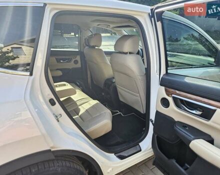 Белый Хонда СРВ, объемом двигателя 1.5 л и пробегом 192 тыс. км за 21000 $, фото 4 на Automoto.ua