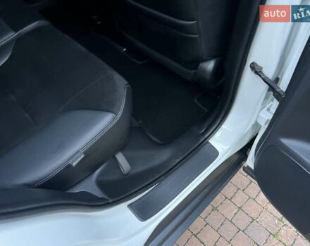 Белый Хонда СРВ, объемом двигателя 1.6 л и пробегом 151 тыс. км за 19850 $, фото 79 на Automoto.ua