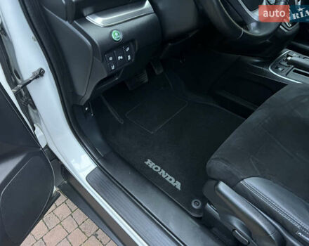 Белый Хонда СРВ, объемом двигателя 1.6 л и пробегом 151 тыс. км за 19850 $, фото 41 на Automoto.ua