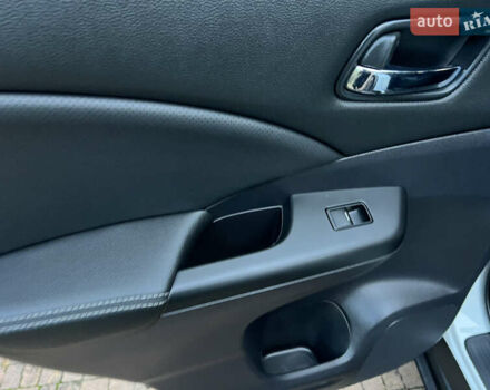 Белый Хонда СРВ, объемом двигателя 1.6 л и пробегом 151 тыс. км за 19850 $, фото 73 на Automoto.ua