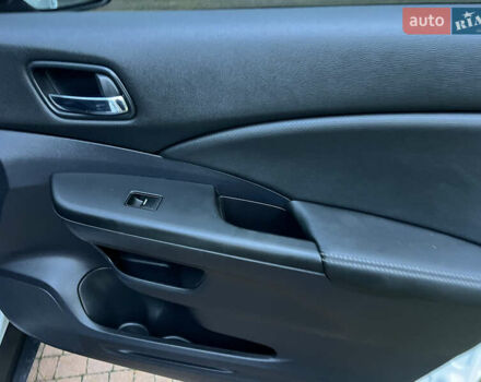 Белый Хонда СРВ, объемом двигателя 1.6 л и пробегом 151 тыс. км за 19850 $, фото 87 на Automoto.ua