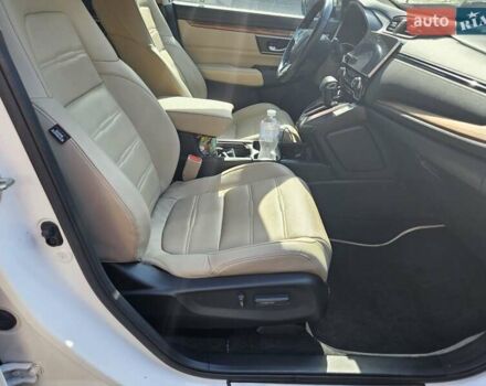 Белый Хонда СРВ, объемом двигателя 1.5 л и пробегом 192 тыс. км за 21000 $, фото 6 на Automoto.ua