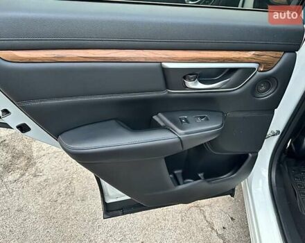 Белый Хонда СРВ, объемом двигателя 1.5 л и пробегом 101 тыс. км за 18300 $, фото 26 на Automoto.ua