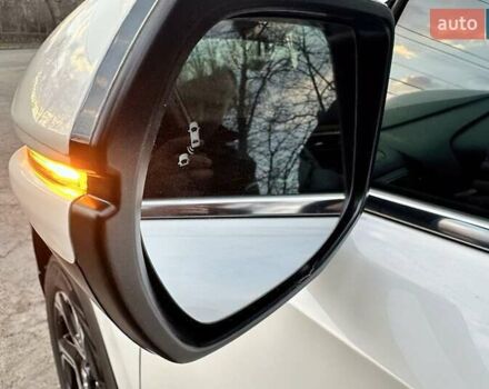 Белый Хонда СРВ, объемом двигателя 1.5 л и пробегом 101 тыс. км за 18300 $, фото 9 на Automoto.ua