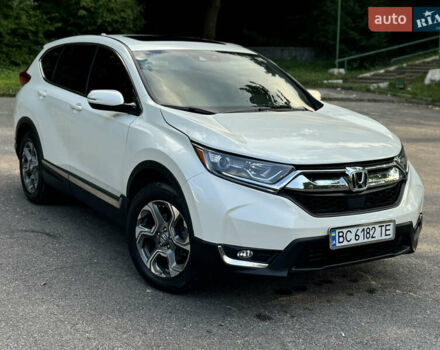 Белый Хонда СРВ, объемом двигателя 1.5 л и пробегом 125 тыс. км за 18000 $, фото 6 на Automoto.ua