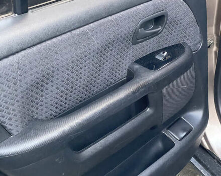 Бежевий Хонда СРВ, об'ємом двигуна 2 л та пробігом 209 тис. км за 6000 $, фото 24 на Automoto.ua