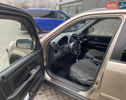 Бежевый Хонда СРВ, объемом двигателя 2 л и пробегом 320 тыс. км за 8000 $, фото 14 на Automoto.ua