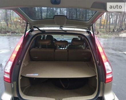 Бежевый Хонда СРВ, объемом двигателя 2.4 л и пробегом 195 тыс. км за 11000 $, фото 6 на Automoto.ua