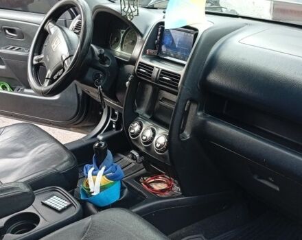 Черный Хонда СРВ, объемом двигателя 2.2 л и пробегом 317 тыс. км за 4500 $, фото 4 на Automoto.ua