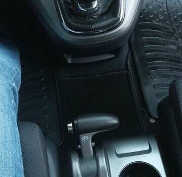 Черный Хонда СРВ, объемом двигателя 2.2 л и пробегом 285 тыс. км за 9800 $, фото 5 на Automoto.ua