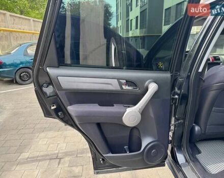 Черный Хонда СРВ, объемом двигателя 2.2 л и пробегом 330 тыс. км за 9300 $, фото 32 на Automoto.ua