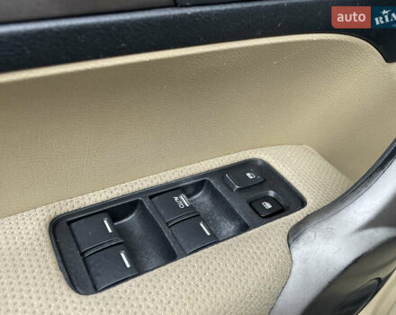 Черный Хонда СРВ, объемом двигателя 2.4 л и пробегом 254 тыс. км за 10500 $, фото 13 на Automoto.ua