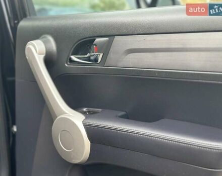 Черный Хонда СРВ, объемом двигателя 2 л и пробегом 185 тыс. км за 10750 $, фото 73 на Automoto.ua