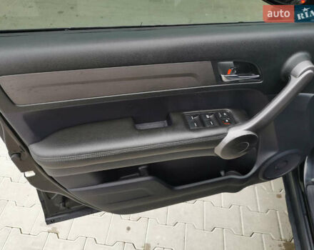 Черный Хонда СРВ, объемом двигателя 2.4 л и пробегом 223 тыс. км за 10800 $, фото 21 на Automoto.ua