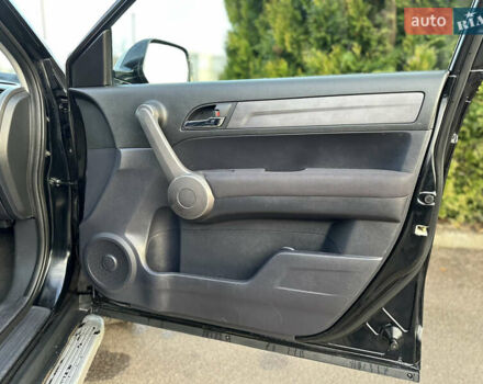 Черный Хонда СРВ, объемом двигателя 2.2 л и пробегом 165 тыс. км за 10499 $, фото 77 на Automoto.ua