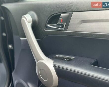 Черный Хонда СРВ, объемом двигателя 2 л и пробегом 185 тыс. км за 10750 $, фото 24 на Automoto.ua