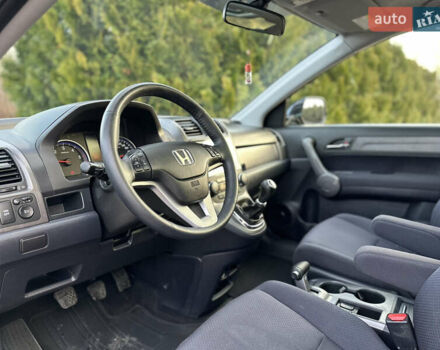 Черный Хонда СРВ, объемом двигателя 2.2 л и пробегом 165 тыс. км за 10499 $, фото 76 на Automoto.ua