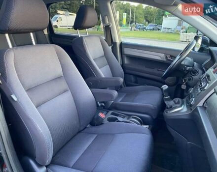 Черный Хонда СРВ, объемом двигателя 2.2 л и пробегом 264 тыс. км за 11250 $, фото 51 на Automoto.ua