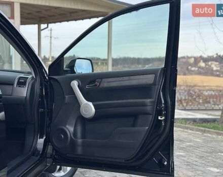 Чорний Хонда СРВ, об'ємом двигуна 2 л та пробігом 191 тис. км за 10450 $, фото 75 на Automoto.ua