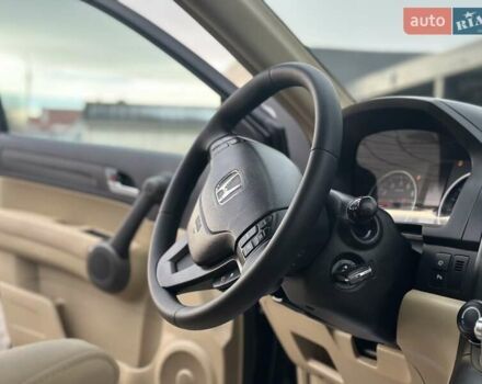 Чорний Хонда СРВ, об'ємом двигуна 2 л та пробігом 181 тис. км за 13777 $, фото 67 на Automoto.ua