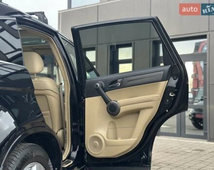 Чорний Хонда СРВ, об'ємом двигуна 2 л та пробігом 181 тис. км за 13777 $, фото 80 на Automoto.ua