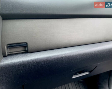 Черный Хонда СРВ, объемом двигателя 2.4 л и пробегом 202 тыс. км за 13700 $, фото 58 на Automoto.ua