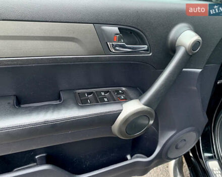 Черный Хонда СРВ, объемом двигателя 2.4 л и пробегом 202 тыс. км за 13700 $, фото 44 на Automoto.ua