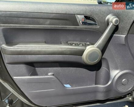 Черный Хонда СРВ, объемом двигателя 2 л и пробегом 225 тыс. км за 13400 $, фото 56 на Automoto.ua