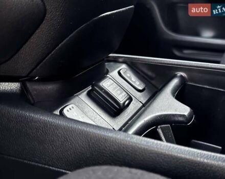 Черный Хонда СРВ, объемом двигателя 2.35 л и пробегом 219 тыс. км за 13560 $, фото 19 на Automoto.ua