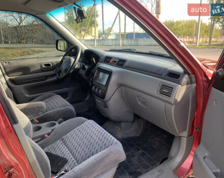 Красный Хонда СРВ, объемом двигателя 1.97 л и пробегом 261 тыс. км за 5300 $, фото 5 на Automoto.ua