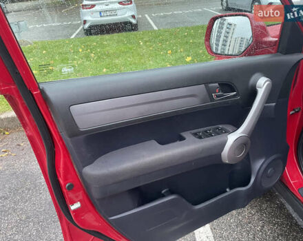 Красный Хонда СРВ, объемом двигателя 2 л и пробегом 270 тыс. км за 9800 $, фото 6 на Automoto.ua