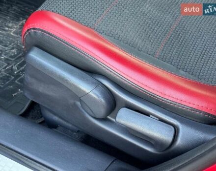 Красный Хонда СРВ, объемом двигателя 2.4 л и пробегом 240 тыс. км за 10990 $, фото 14 на Automoto.ua