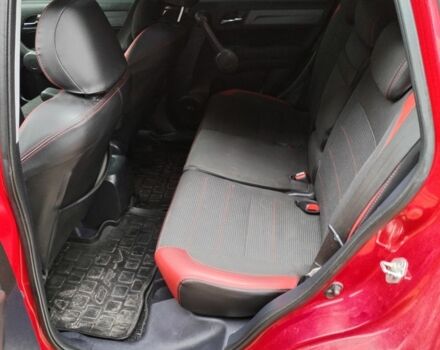 Красный Хонда СРВ, объемом двигателя 2.4 л и пробегом 235 тыс. км за 10500 $, фото 6 на Automoto.ua