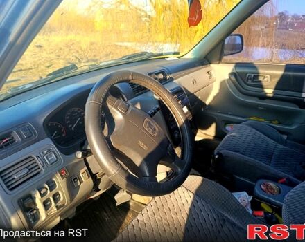 Хонда СРВ, объемом двигателя 2 л и пробегом 350 тыс. км за 5250 $, фото 2 на Automoto.ua